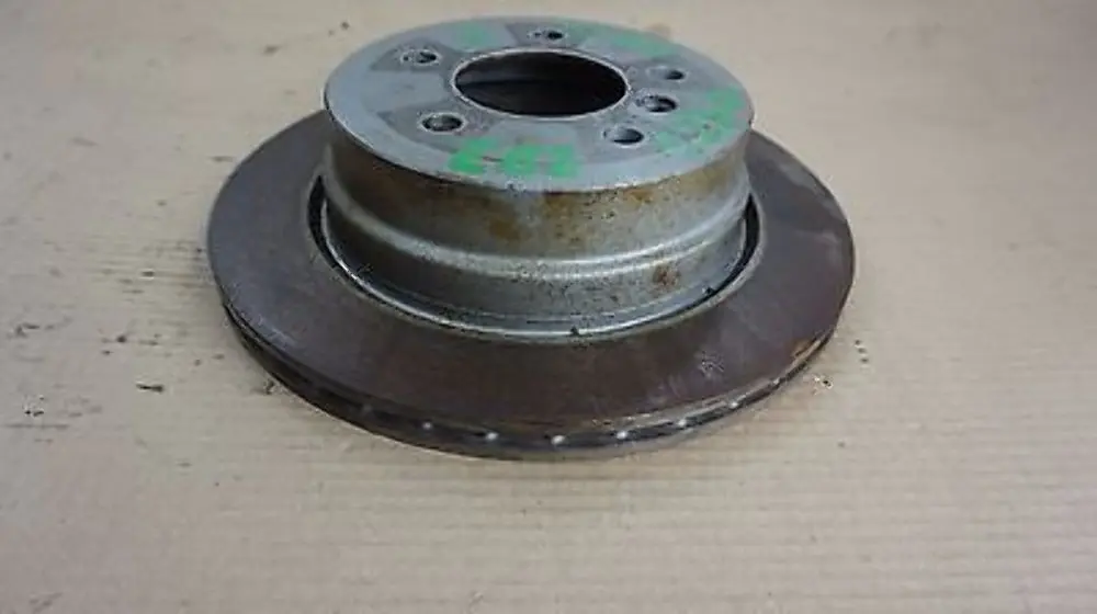 Disque de Frein Ventile Arriere Droite / a Gauche 300X20 pour BMW 1 E82 E88 123d à propos du numéro de pièce 34216778049 BMW 1 E82 E88 123d Disque de Frein Ventile Arriere Droite / a Gauche 300X20 - SKU 6778049 - Numéro de pièce 34216778049