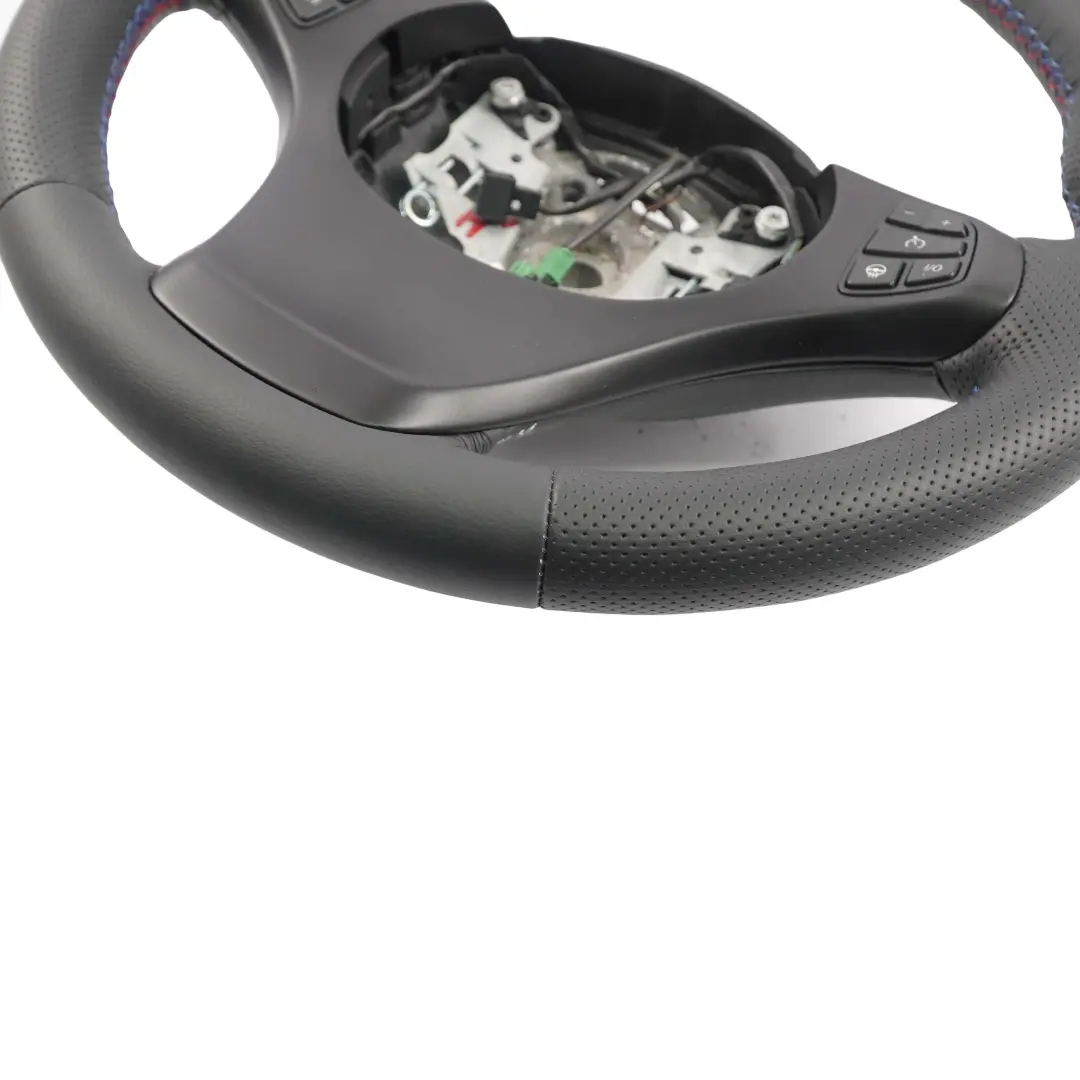 Riscaldato NUOVO Nero Pelle Sport Volante M-tricolore per BMW X3 E83 X5 E53 con numero di parte 6778411 BMW X3 E83 X5 E53 Riscaldato NUOVO Nero Pelle Sport Volante M-tricolore - SKU 6778411-1 - Numero di parte 6778411