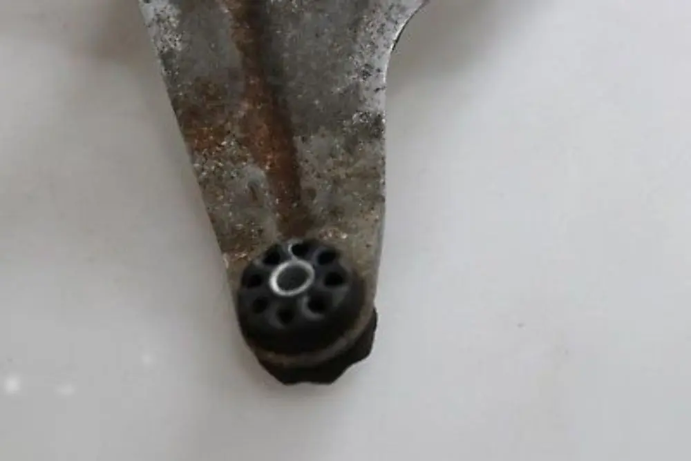 Bracket Hydro Unit DSC to BMW Z4 Series E89 with Part number 6779153 BMW Z4 Series E89 Bracket Hydro Unit DSC - SKU 6779153 - Part number 6779153