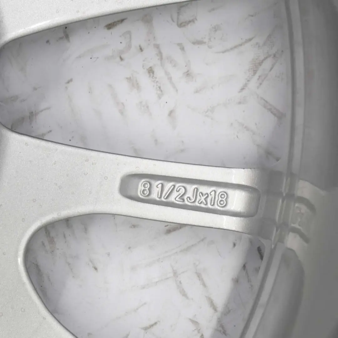 Felga Aluminiowa 18" ET:52 8,5J do BMW E87 o numerze 6779372 BMW E87 Felga Aluminiowa 18" ET:52 8,5J - SKU 6779372-1 - Numer Części 6779372