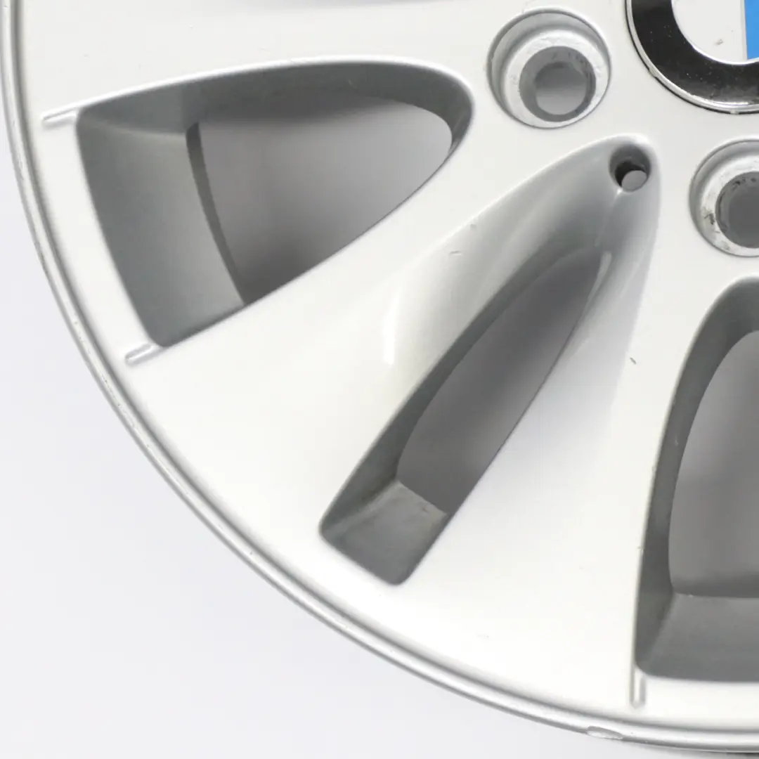 Alufelge 16" V-Speiche 229 ET:42 6,5J Silber für BMW E81 E87 mit Teilenummer 6779786 BMW E81 E87 Alufelge 16" V-Speiche 229 ET:42 6,5J Silber - SKU 6779786-3 - Teilenummer 6779786