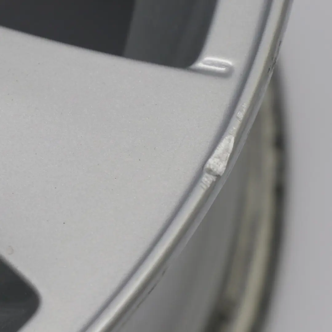 Alufelge 16" V-Speiche 229 ET:42 6,5J Silber für BMW E81 E87 mit Teilenummer 6779786 BMW E81 E87 Alufelge 16" V-Speiche 229 ET:42 6,5J Silber - SKU 6779786-3 - Teilenummer 6779786