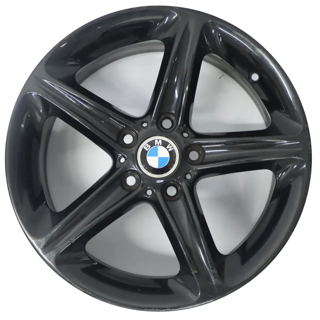 Cerchio in lega nero 18" a raggi stellari 264 7,5J ET:49 per BMW E81 E87 LCI con numero di parte 6779800 BMW E81 E87 LCI Cerchio in lega nero 18" a raggi stellari 264 7,5J ET:49 - SKU 6779800-1 - Numero di parte 6779800