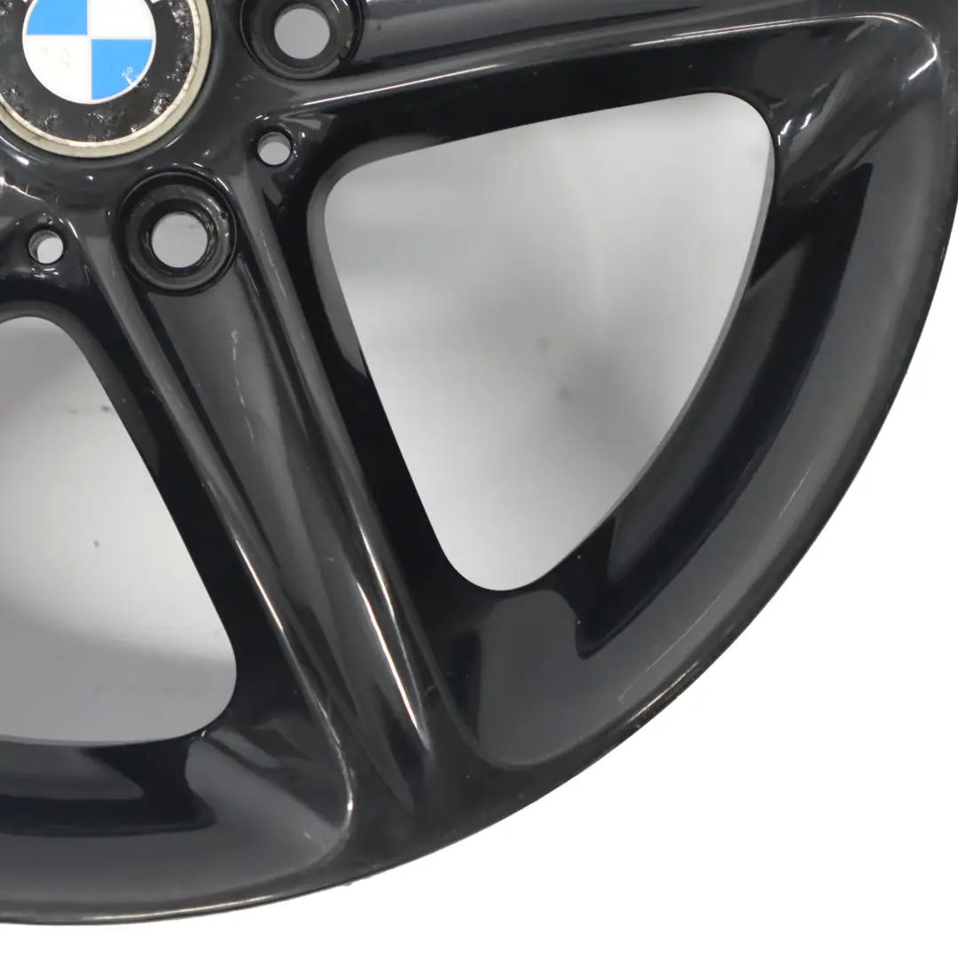 Czarna Felga Aluminiowa 18" 7,5J ET:49 do BMW E81 E87 LCI o numerze 6779800 BMW E81 E87 LCI Czarna Felga Aluminiowa 18" 7,5J ET:49 - SKU 6779800-2 - Numer Części 6779800