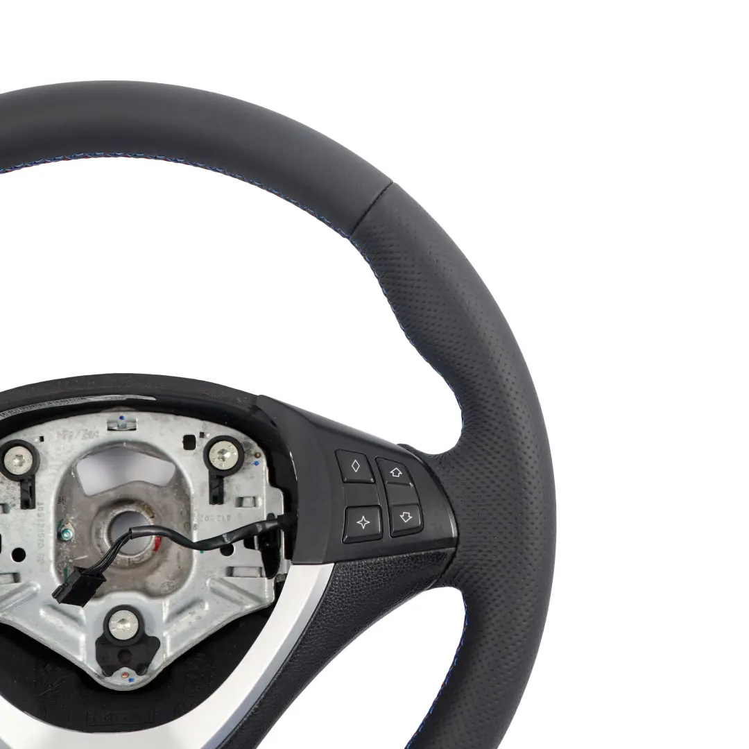 NUEVO Volante deportivo De cuero negro M-tricolored para BMW X5 E70 E70N LCI con número de pieza 6780544 BMW X5 E70 E70N LCI NUEVO Volante deportivo De cuero negro M-tricolored - SKU 6780544-1 - Número de pieza 6780544