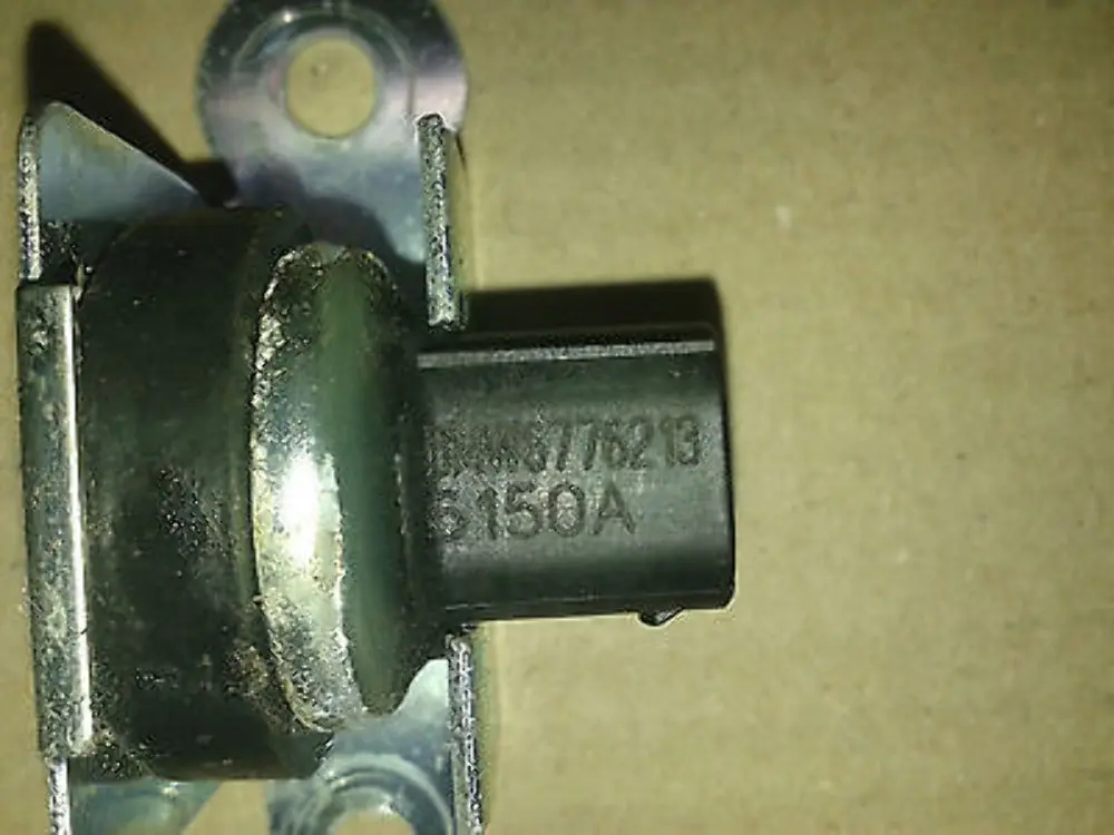 Sensore di accelerazione per BMW E60 M5 E64 M6 E90 E93 M3 con numero di parte 6781406 BMW E60 M5 E64 M6 E90 E93 M3 Sensore di accelerazione - SKU 6781406-1 - Numero di parte 6781406