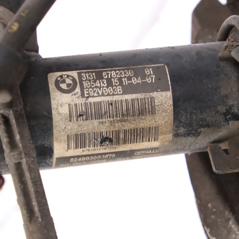 N43 Amortyzator Zwrotnica Przód Przednia Prawa do BMW E93 320i o numerze 6782330 BMW E93 320i N43 Amortyzator Zwrotnica Przód Przednia Prawa - SKU 6782330-1 - Numer Części 6782330