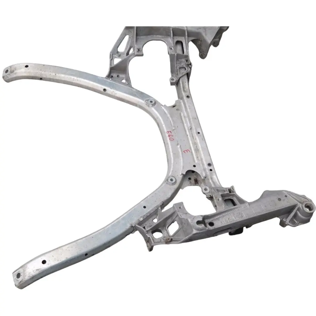 BMW E60 E61 E63 Soporte Subchasis Eje Delantero - SKU 6782458 - Número de pieza 6782458