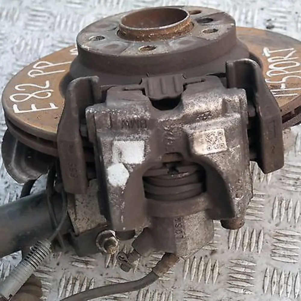 BMW 1 Series E82 M-SPORT FRONT RIGHT O/S LEG SUSPENSION AXLE BRAKE DISC HUB SET - SKU 6782858-1 - Part number 31316782858