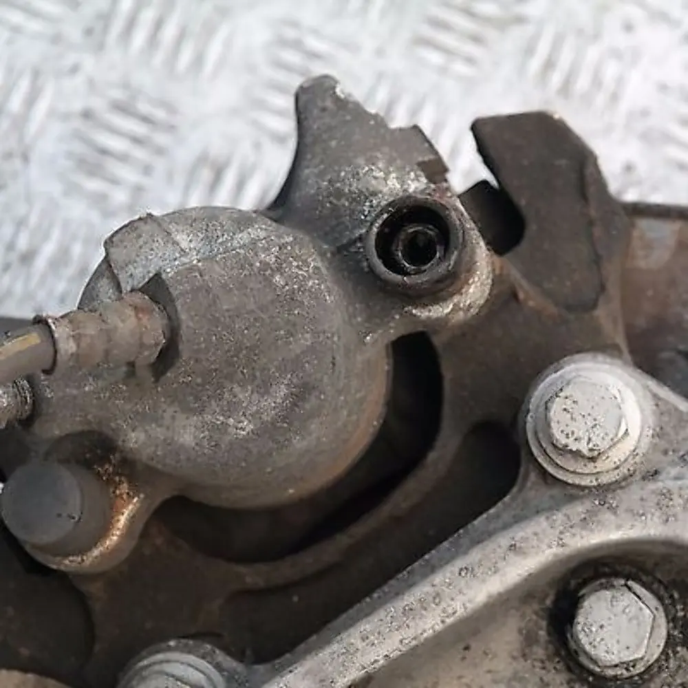 M-SPORT Stoßdämpfer Federbein vorne rechtts für BMW 1 er E82 mit Teilenummer 31316782858 BMW 1 er E82 M-SPORT Stoßdämpfer Federbein vorne rechtts - SKU 6782858-1 - Teilenummer 31316782858