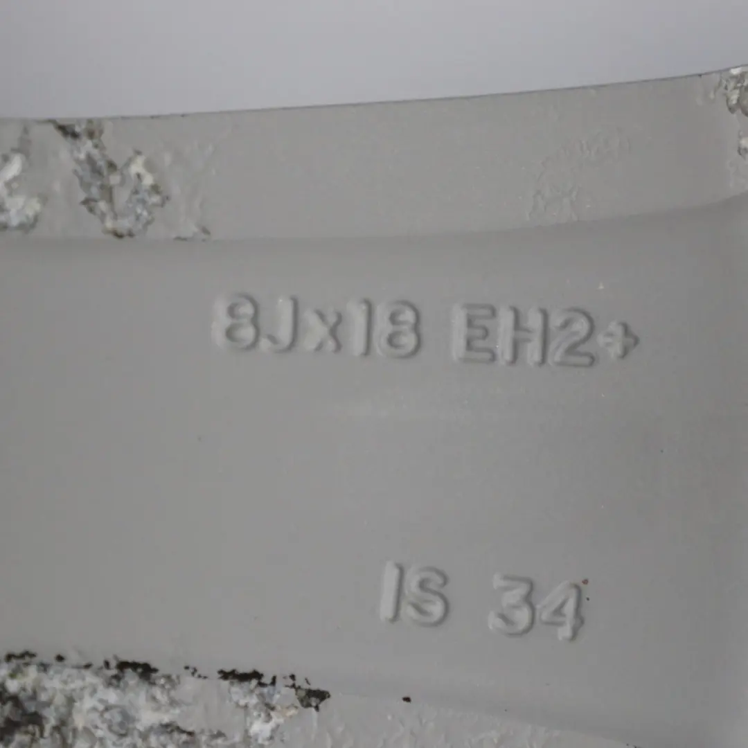 Roue avant argentée Jante alliage 18" 8J ET:34 pour BMW E90 E91 E92 à propos du numéro de pièce 6783634 BMW E90 E91 E92 Roue avant argentée Jante alliage 18" 8J ET:34 - SKU 6783634-1 - Numéro de pièce 6783634