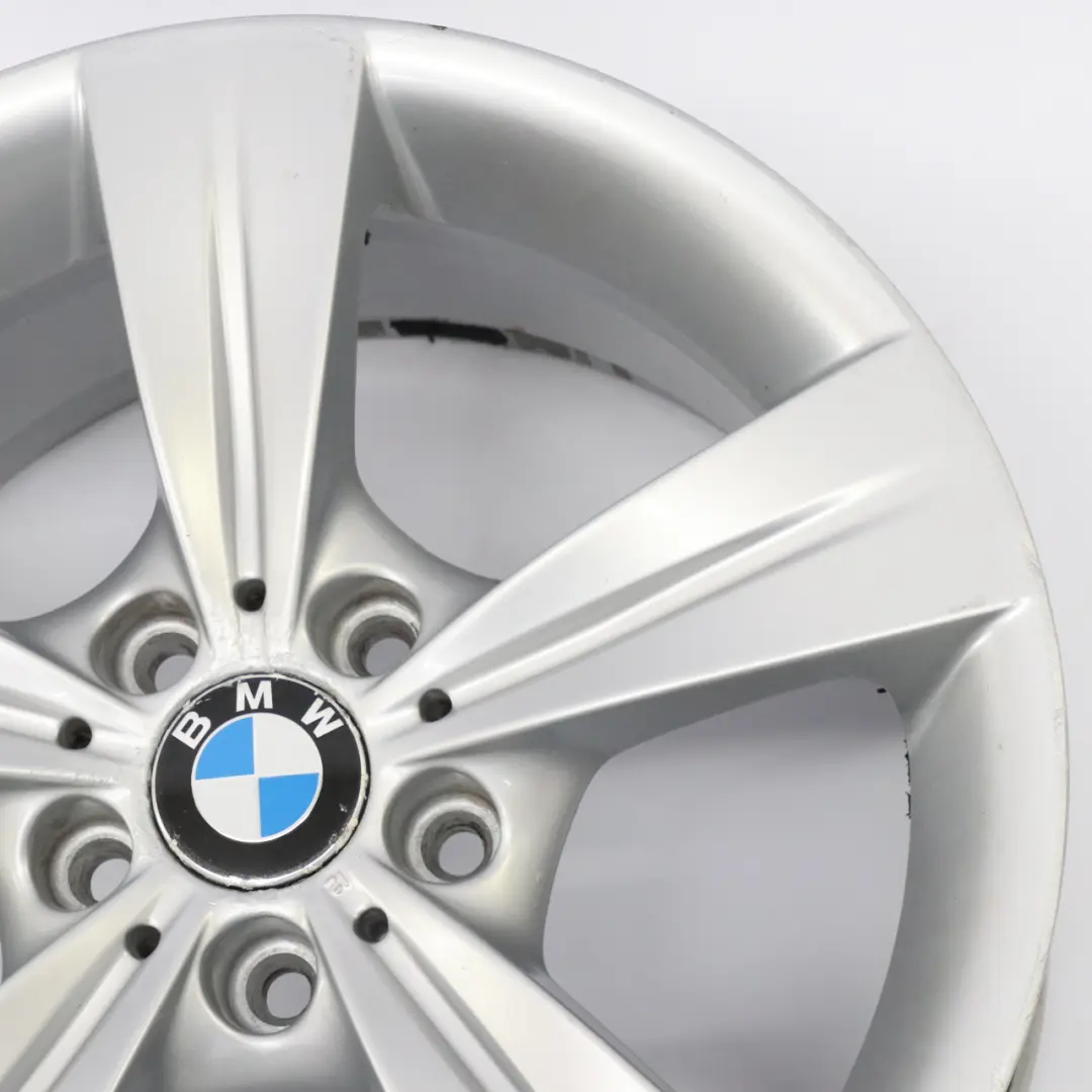 Roue avant argentée Jante alliage 18" 8J ET:34 pour BMW E90 E91 E92 à propos du numéro de pièce 6783634 BMW E90 E91 E92 Roue avant argentée Jante alliage 18" 8J ET:34 - SKU 6783634-1 - Numéro de pièce 6783634