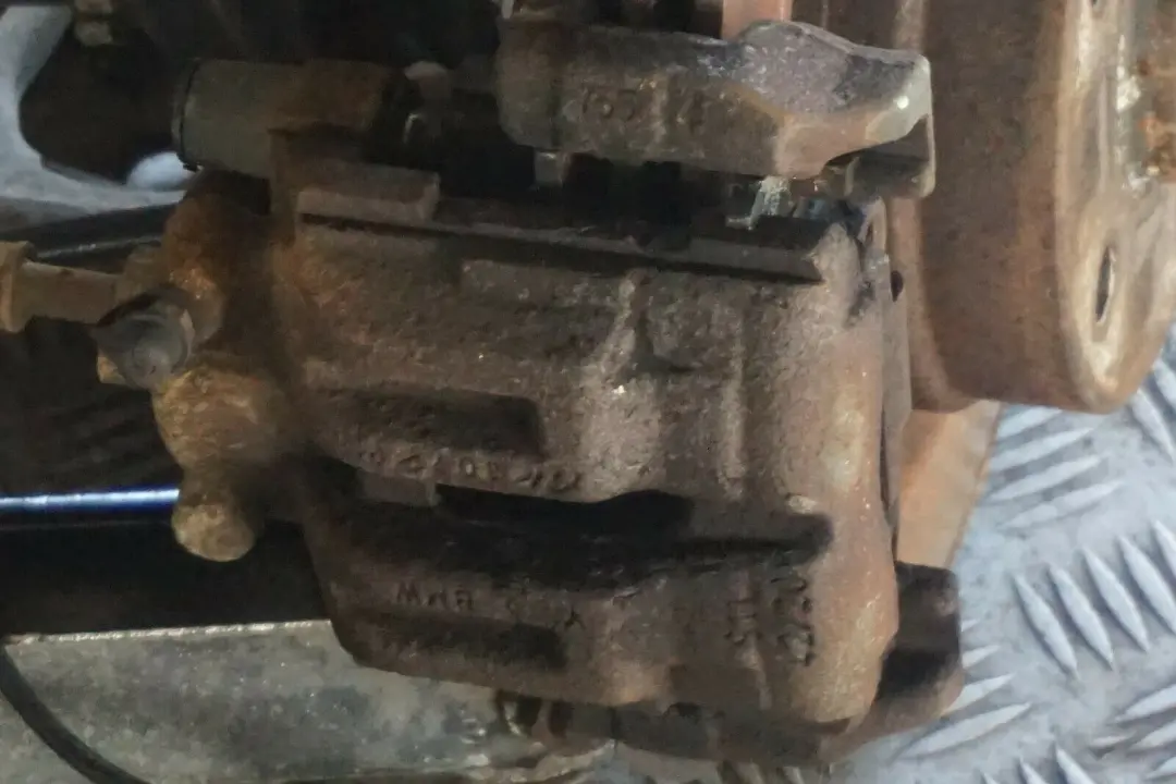 BMW E90 LCI 318i 143HP Półoś zwrotnica lewa - SKU 6783653-1 - Numer Części 6783653