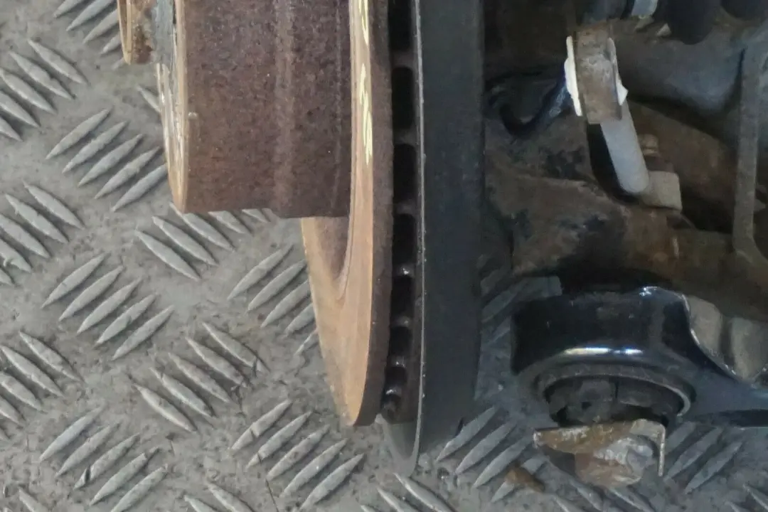 N43 Rear Left N/S Spring Strut Leg Brake Suspension to BMW 3 Series E90 LCI 318i with Part number 6783653 BMW 3 Series E90 LCI 318i N43 Rear Left N/S Spring Strut Leg Brake Suspension - SKU 6783653-1 - Part number 6783653