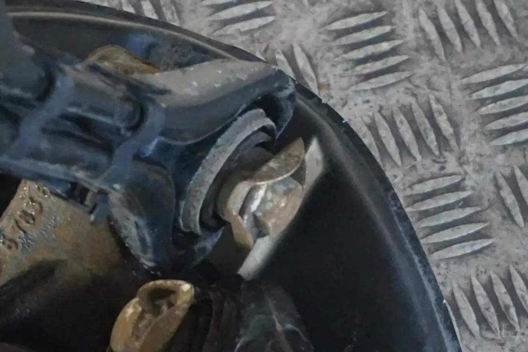 N43 N43 Abtriebswelle Schwenklager Hinten Links für BMW 3 er E90 LCI 318i mit Teilenummer 6783653 BMW 3 er E90 LCI 318i N43 N43 Abtriebswelle Schwenklager Hinten Links - SKU 6783653-1 - Teilenummer 6783653