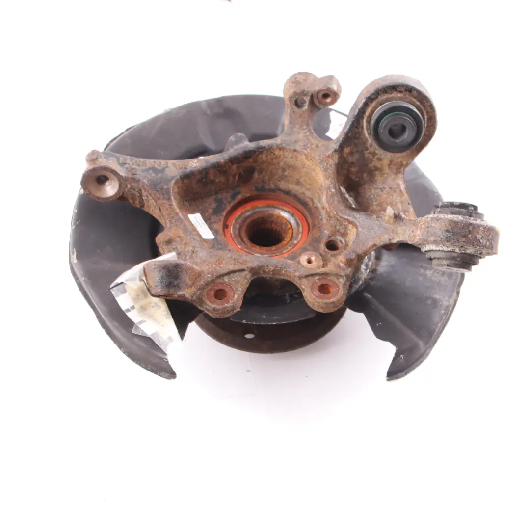 Zwrotnica Tylna Prawa Piasta Osłona do BMW E90 E91 LCI o numerze 6783654 BMW E90 E91 LCI Zwrotnica Tylna Prawa Piasta Osłona - SKU 6783654-8 - Numer Części 6783654