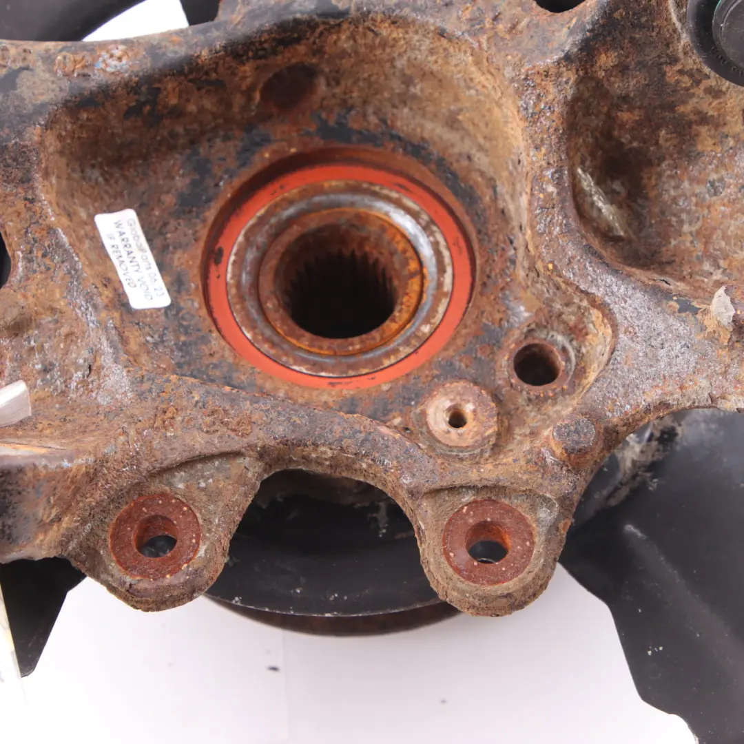 BMW E90 E91 LCI Zwrotnica Tylna Prawa Piasta Osłona - SKU 6783654-8 - Numer Części 6783654