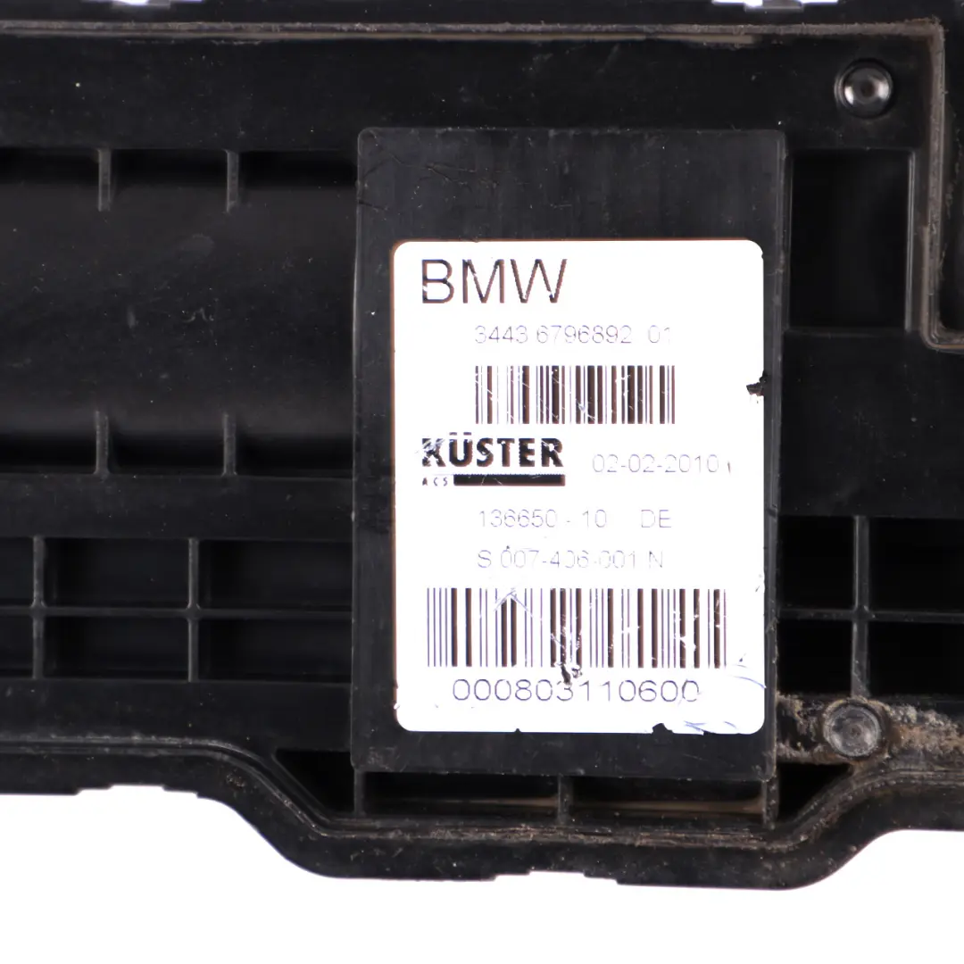 Handbrake Actuator BMW F01 Electric Parking Brake Control Unit Module 6784652 to with Part number 6784651 Handbrake Actuator BMW F01 Electric Parking Brake Control Unit Module 6784652 - SKU 6784652-1 - Part number 6784651