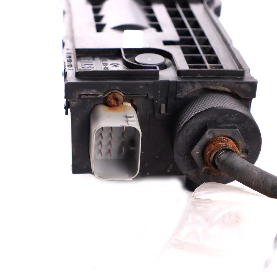 Handbrake Actuator BMW F01 Electric Parking Brake Control Unit Module 6784652 to with Part number 6784651 Handbrake Actuator BMW F01 Electric Parking Brake Control Unit Module 6784652 - SKU 6784652-1 - Part number 6784651