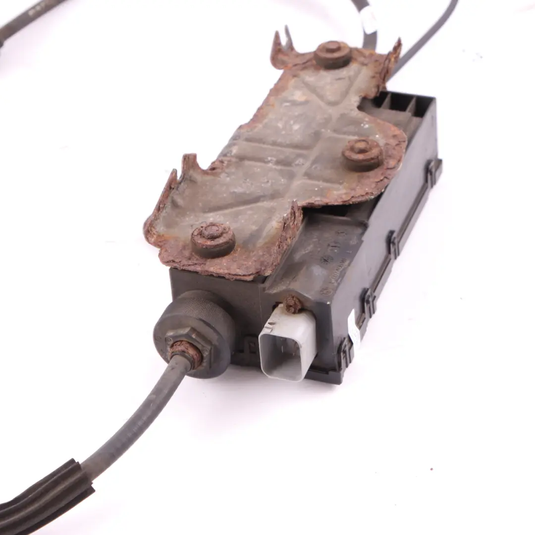 Handbrake Actuator BMW F01 Electric Parking Brake Control Unit Module to with Part number 6784652 Handbrake Actuator BMW F01 Electric Parking Brake Control Unit Module - SKU 6784652 - Part number 6784652