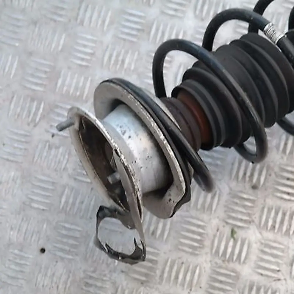 BMW 1 Series E87 120i N46 Front Left N/S Spring Strut Brake Suspension Leg Hub - SKU 6786017-1 - Part number 6786017