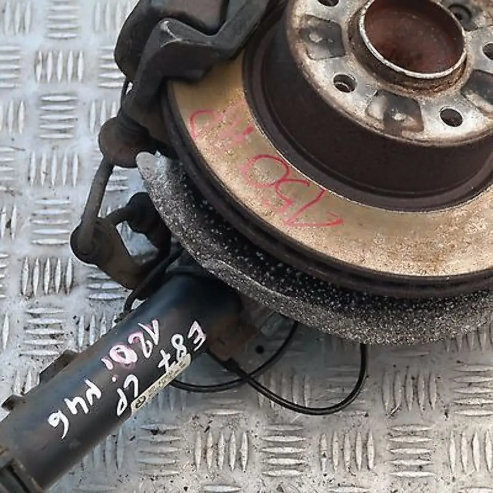 BMW E87 120i N46 Delantero Izquierdo Muelle Strut Freno Suspensión Pierna Cubo - SKU 6786017-1 - Número de pieza 6786017