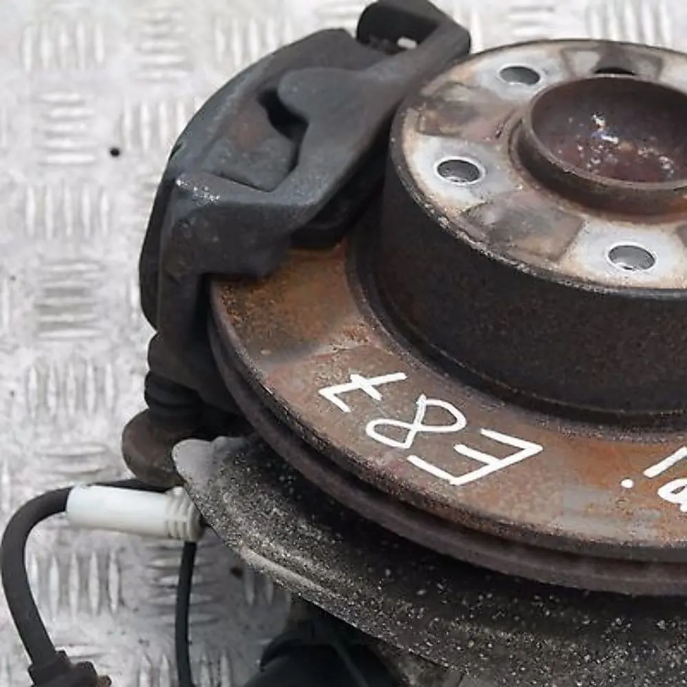 BMW E87 118i N46 Delantero Izquierdo Muelle Pata Suspensión Freno Buje - SKU 6786017-10 - Número de pieza 6786017