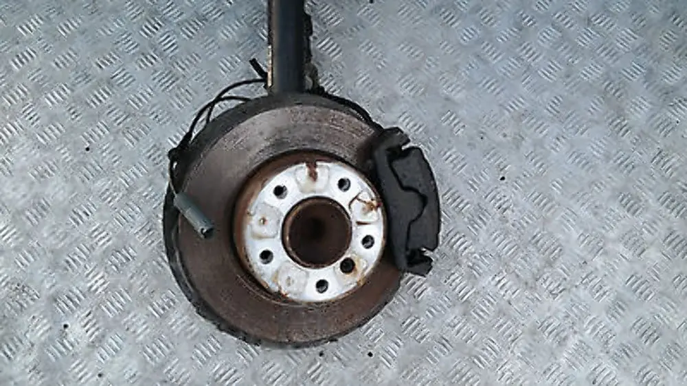 BMW E87 LCI 116i N43 Delantero Izquierdo Muelle Strut Freno Suspensión Pierna - SKU 6786017-11 - Número de pieza 31316786017