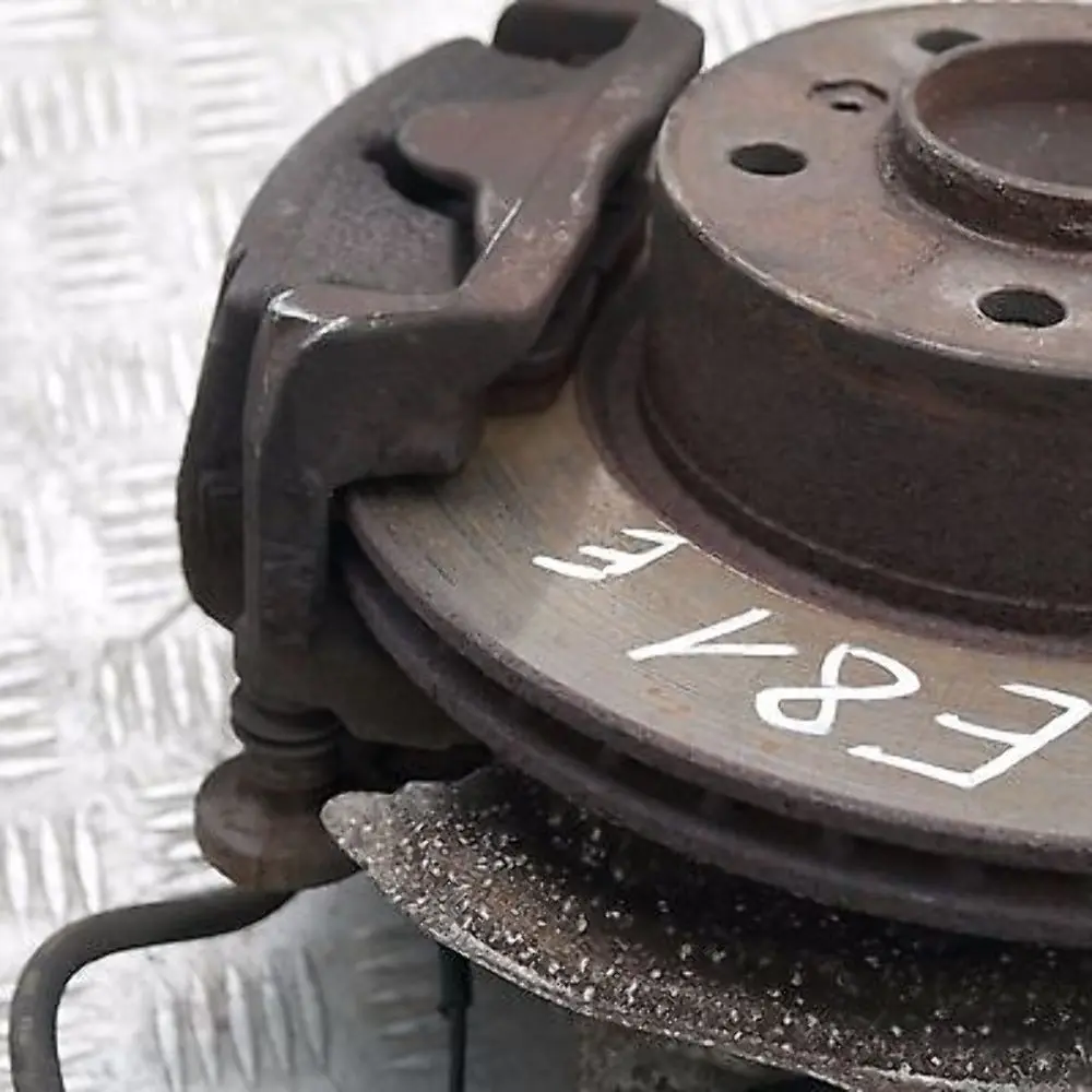 BMW E81 116i N43 Frente Izquierda N / S Spring Strut Freno Suspension Pierna Hub - SKU 6786017-3 - Número de pieza 31316786017