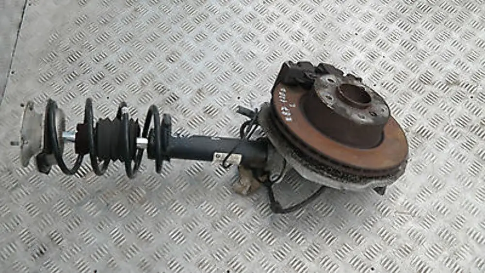 BMW 1 er E87 120d M47N2 Stoßdämpfer Federbein Vorn Links Schwenklager Bremss - SKU 6786017-9 - Teilenummer 6786017