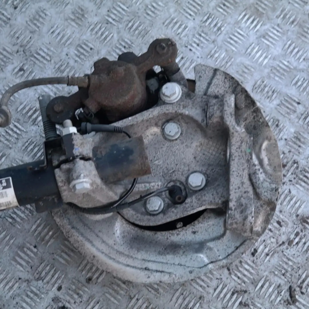 BMW E87 LCi 118d N47 Suspension Delantera Derecha Spring Strut Leg Brake - SKU 6786020-2 - Número de pieza 6786020