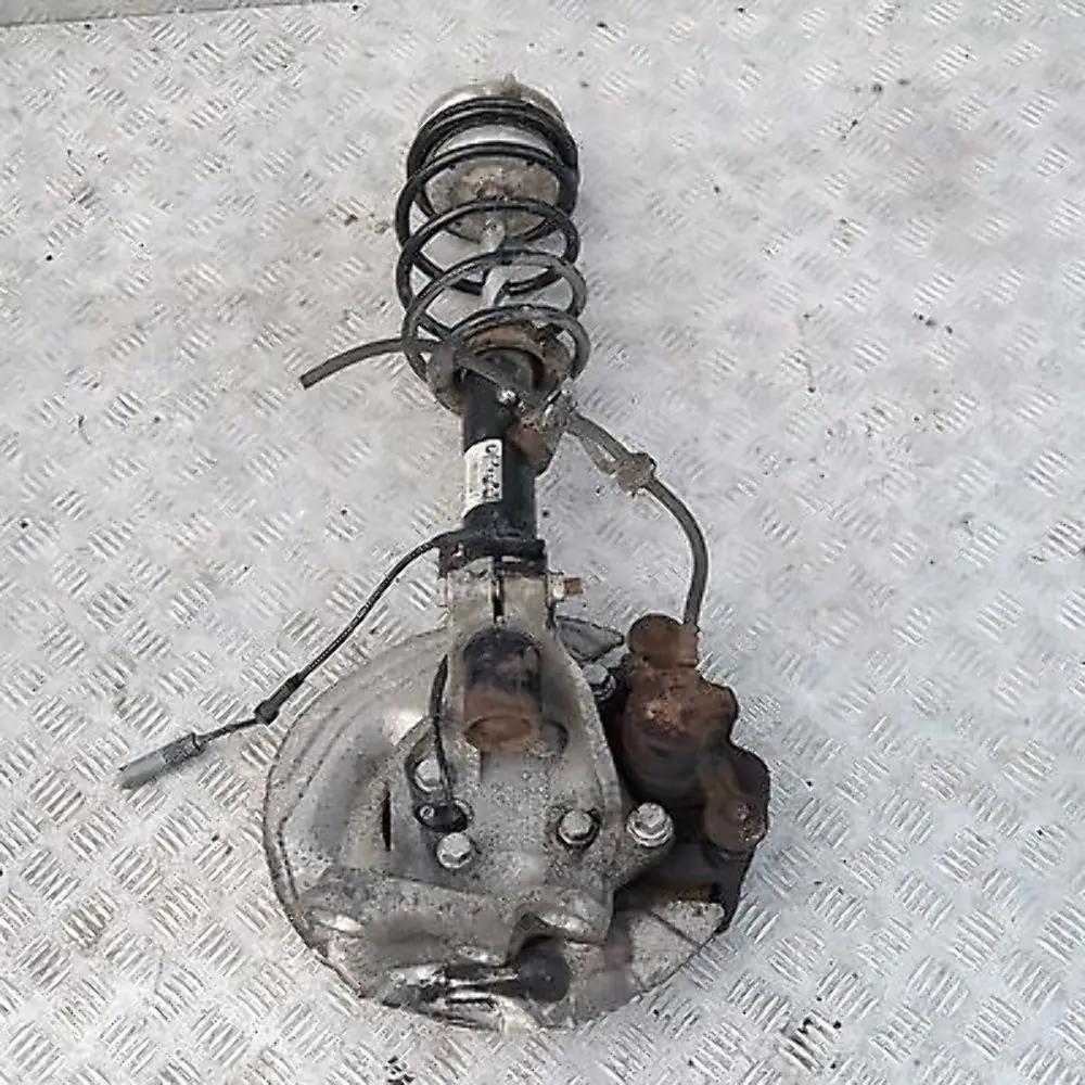 BMW E81 116d N47 Delantero Derecho Muelle Strut Freno Suspensión Pierna Cubo - SKU 6786022-1 - Número de pieza 6786022