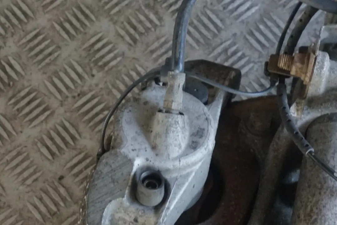 M57N2 Front Left N/S Spring Strut Leg Brake Suspension to BMW 7 Series E66 730Ld with Part number 6786531 BMW 7 Series E66 730Ld M57N2 Front Left N/S Spring Strut Leg Brake Suspension - SKU 6786531 - Part number 6786531