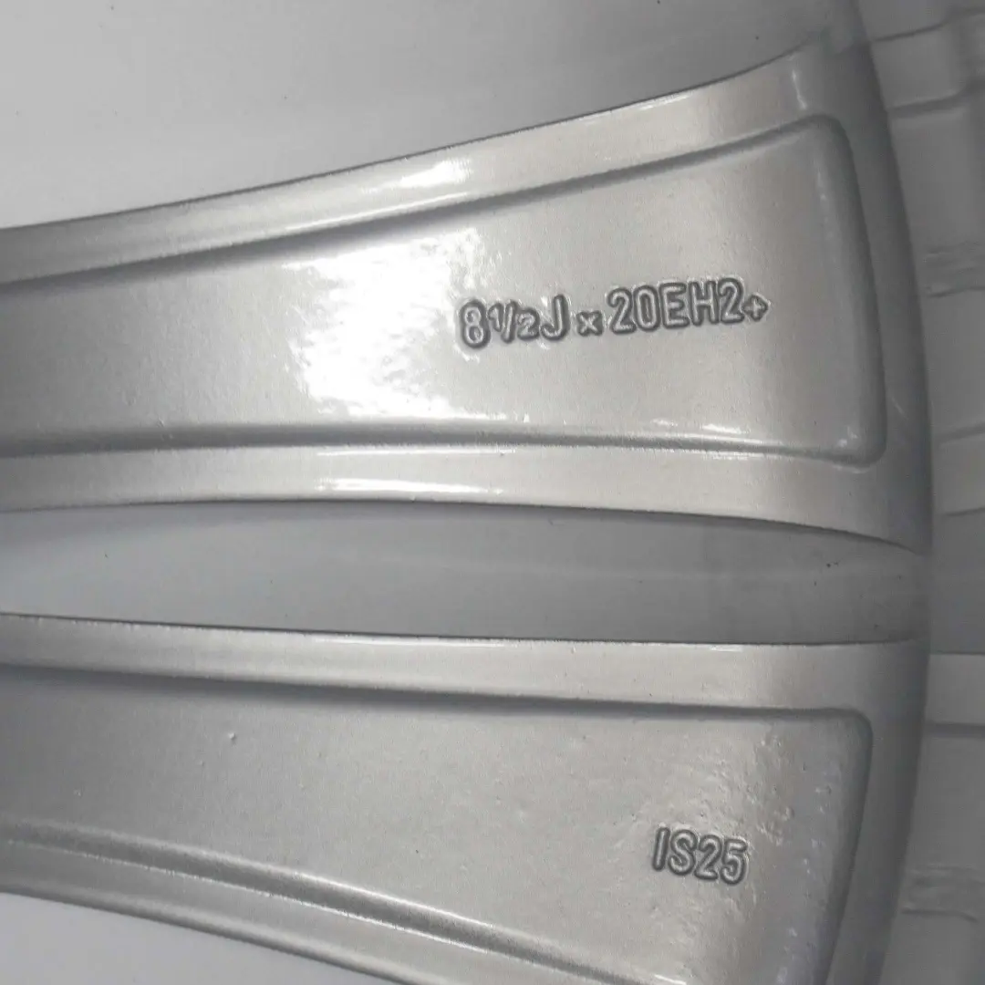 Cerchio Lega Leggera Argento 20" Doppie Razze 316 8,5J Et:25 per BMW F01 F07 con numero di parte 6788705 BMW F01 F07 Cerchio Lega Leggera Argento 20" Doppie Razze 316 8,5J Et:25 - SKU 6788705 - Numero di parte 6788705