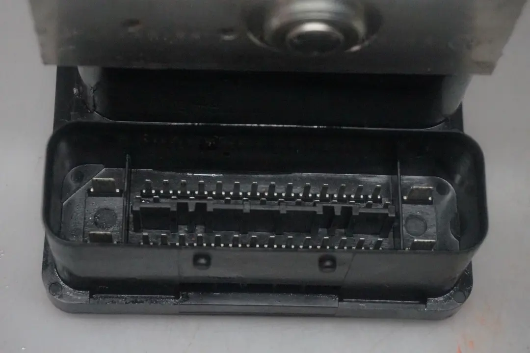 BMW E87 E90 E91 ABS DSC Modul Pumpe ECU Hydro Einheit 6776056 - SKU 6789300 - Teilenummer 6789300