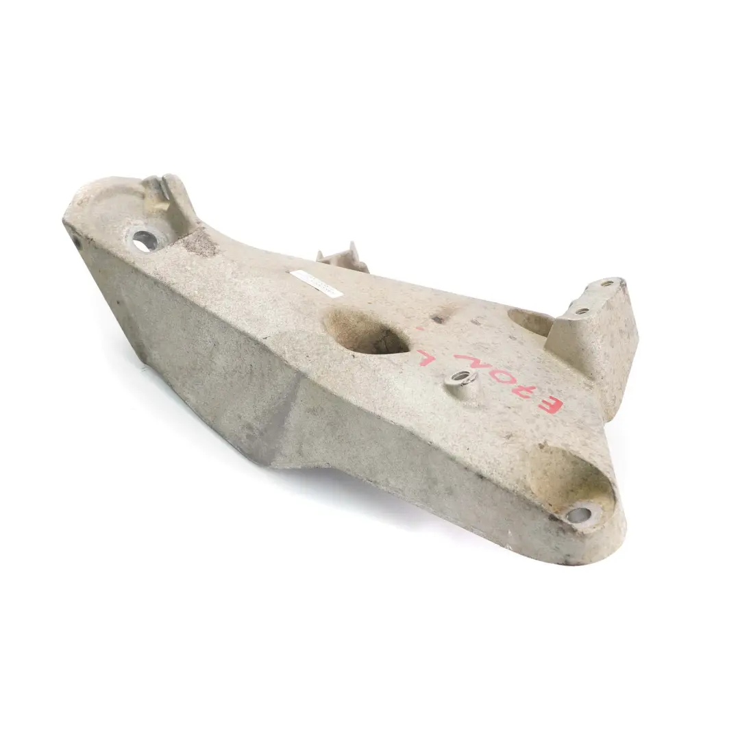 Wspornik Mocowanie Łapa Silnika Lewa N57 do BMW X5 E70 LCI o numerze 6790021 BMW X5 E70 LCI Wspornik Mocowanie Łapa Silnika Lewa N57 - SKU 6790021 - Numer Części 6790021