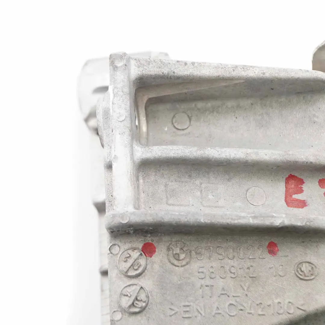 N57 Engine Supporting Bracket Right O/S to BMW X5 X6 Series E70 LCI E71 with Part number 6790026 BMW X5 X6 Series E70 LCI E71 N57 Engine Supporting Bracket Right O/S - SKU 6790026 - Part number 6790026