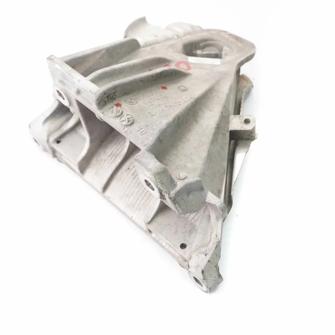 N57 Wspornik Łapa Podpora Silnika Prawy do BMW X5 X6 E70 LCI E71 o numerze 6790026 BMW X5 X6 E70 LCI E71 N57 Wspornik Łapa Podpora Silnika Prawy - SKU 6790026 - Numer Części 6790026