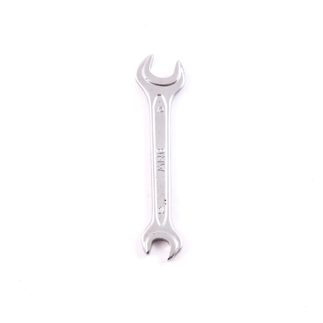  Mallette Outils BMW E61 E81 E87 E88 E93 Clé Crochet Remorquage - SKU 6790053-1 - Numéro de pièce 6790053