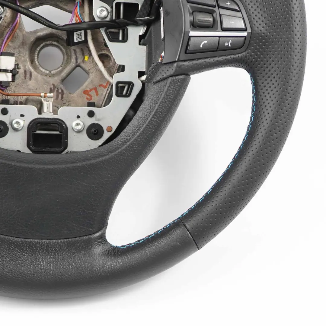 Nuovo Nero Volante In Pelle M-Tricolori Fili per BMW F01 F07 Gt F10 F11 con numero di parte 6790886 BMW F01 F07 Gt F10 F11 Nuovo Nero Volante In Pelle M-Tricolori Fili - SKU 6790886-1 - Numero di parte 6790886