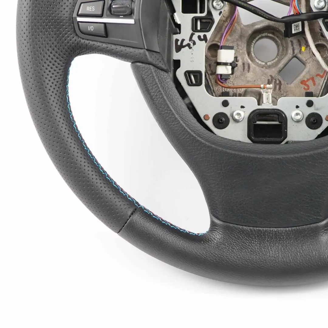 Nuovo Nero Volante In Pelle M-Tricolori Fili per BMW F01 F07 Gt F10 F11 con numero di parte 6790886 BMW F01 F07 Gt F10 F11 Nuovo Nero Volante In Pelle M-Tricolori Fili - SKU 6790886-1 - Numero di parte 6790886