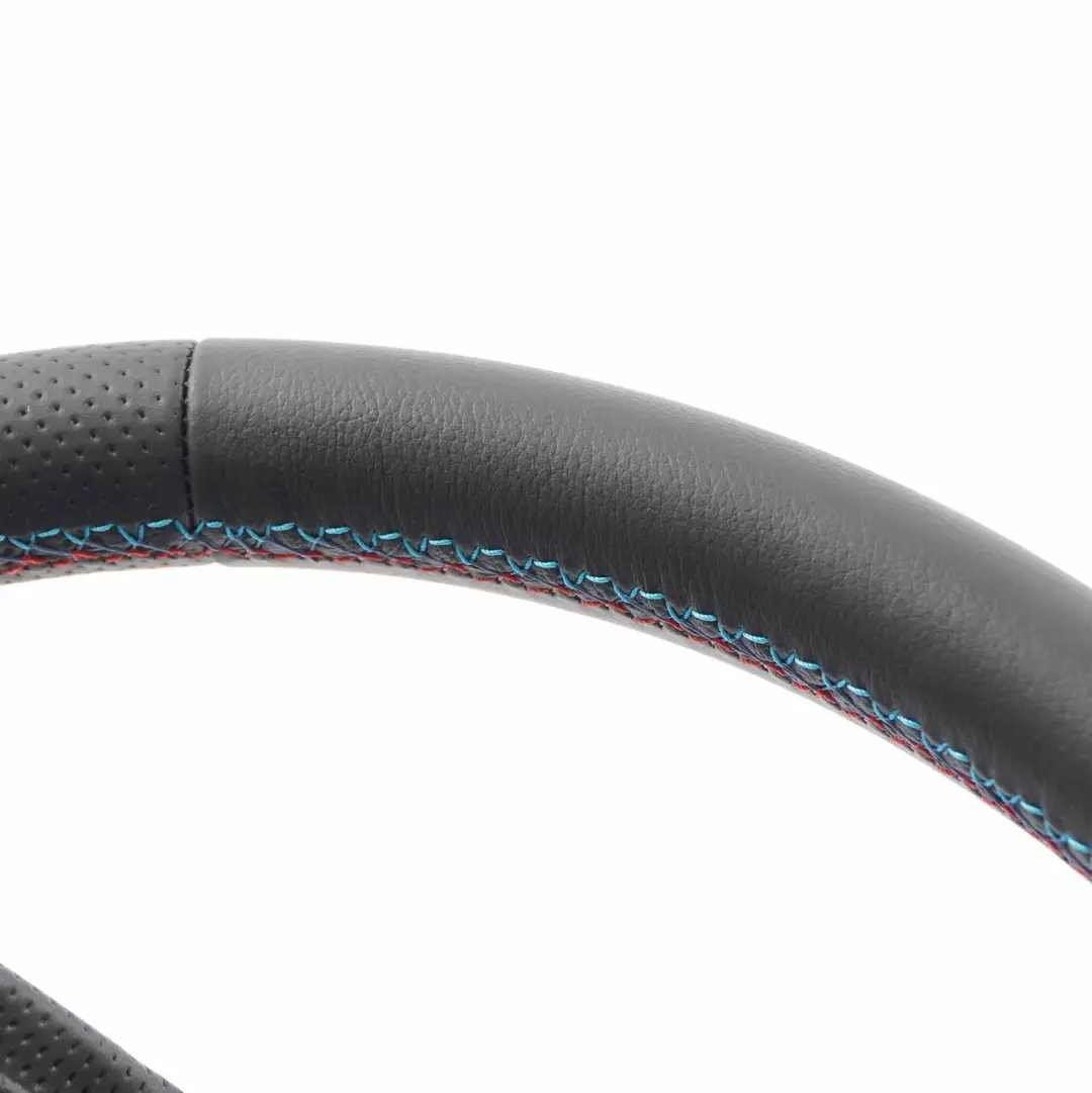 Nuovo Nero Volante In Pelle M-Tricolori Fili per BMW F01 F07 Gt F10 F11 con numero di parte 6790886 BMW F01 F07 Gt F10 F11 Nuovo Nero Volante In Pelle M-Tricolori Fili - SKU 6790886-1 - Numero di parte 6790886