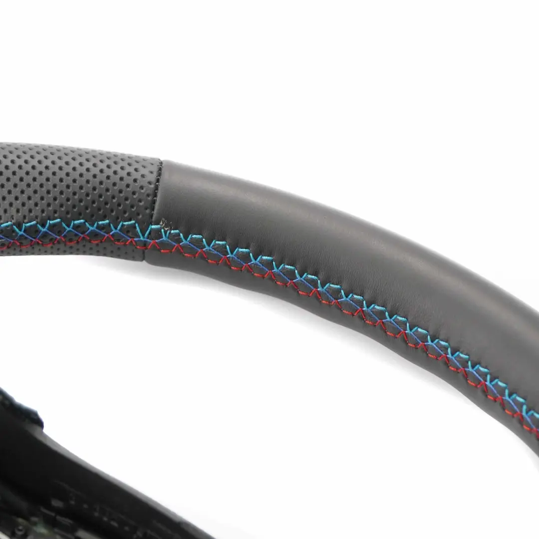 Nuova Pelle Nera Volante Sportivo M-Tricolori per BMW F01 F07 F10 F11 F12 con numero di parte 6790891 BMW F01 F07 F10 F11 F12 Nuova Pelle Nera Volante Sportivo M-Tricolori - SKU 6790891-3 - Numero di parte 6790891