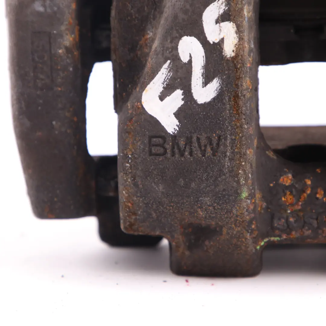 Pinza de Freno Delantera Derecha Portafreno para BMW X3 F25 X4 F26 con número de pieza 6790922 BMW X3 F25 X4 F26 Pinza de Freno Delantera Derecha Portafreno - SKU 6790922 - Número de pieza 6790922