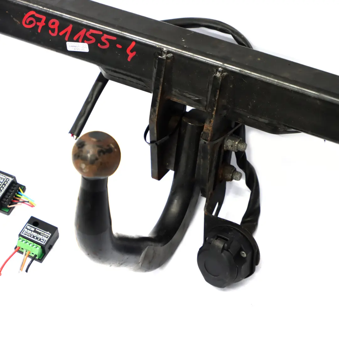 Gancio Traino Gancio Traino Tow-Trust per BMW E90 E91 Touring con numero di parte 6791155 BMW E90 E91 Touring Gancio Traino Gancio Traino Tow-Trust - SKU 6791155-4 - Numero di parte 6791155