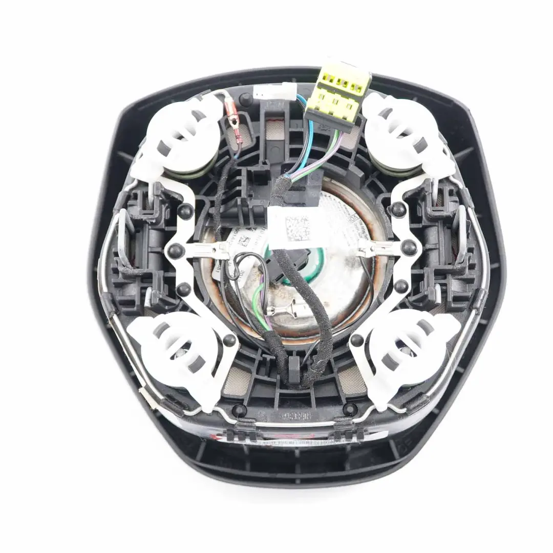 Emblema del modulo aria del volante lato guida per BMW F20 F21 F30 con numero di parte 6791332 BMW F20 F21 F30 Emblema del modulo aria del volante lato guida - SKU 6791332-4 - Numero di parte 6791332