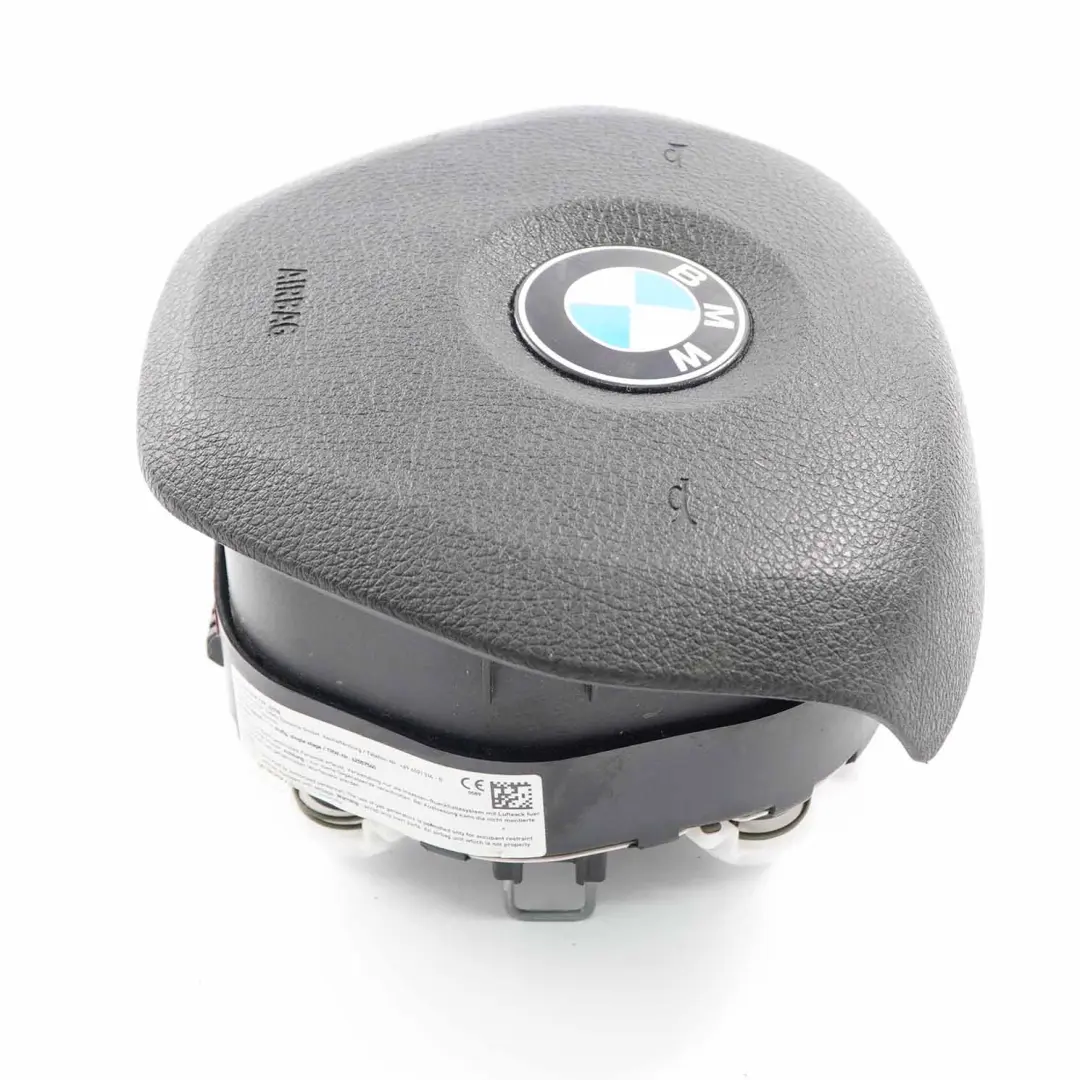 Emblema del modulo aria del volante lato guida per BMW F20 F21 F30 con numero di parte 6791332 BMW F20 F21 F30 Emblema del modulo aria del volante lato guida - SKU 6791332-4 - Numero di parte 6791332