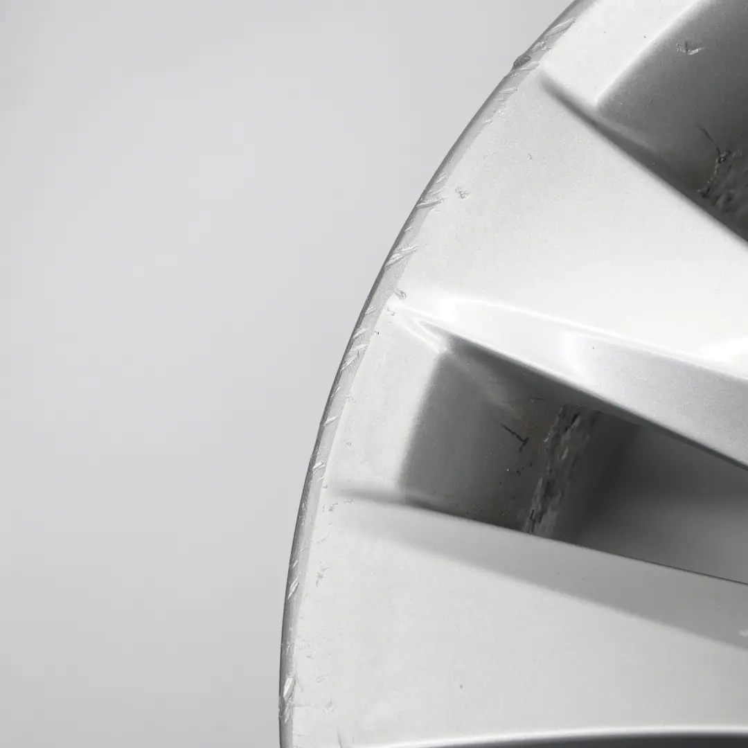 Jante Alloy V Spoke 338 17" 8J ET:34 pour BMW E90 E91 E92 E93 Silver à propos du numéro de pièce 6791478 BMW E90 E91 E92 E93 Silver Jante Alloy V Spoke 338 17" 8J ET:34 - SKU 6791478-1 - Numéro de pièce 6791478