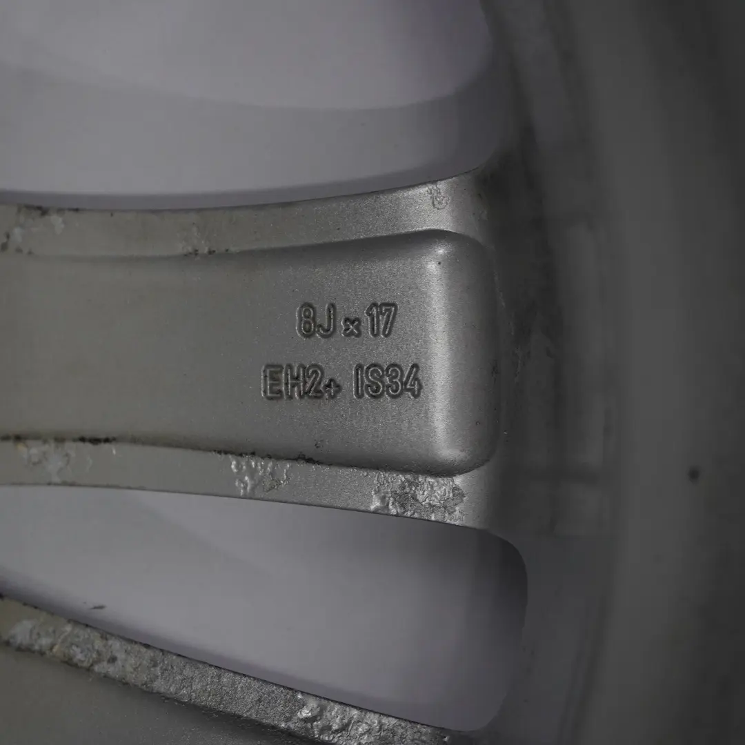 Jante Alloy V Spoke 338 17" 8J ET:34 pour BMW E90 E91 E92 E93 Silver à propos du numéro de pièce 6791478 BMW E90 E91 E92 E93 Silver Jante Alloy V Spoke 338 17" 8J ET:34 - SKU 6791478-1 - Numéro de pièce 6791478