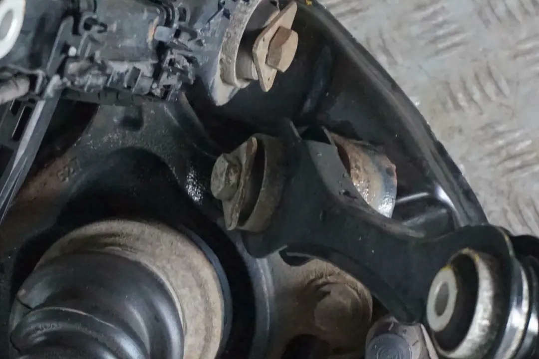 N47N Schwenklager Radträger Bremssattel Hinten Links Satz für BMW F21 116d mit Teilenummer 6792515 BMW F21 116d N47N Schwenklager Radträger Bremssattel Hinten Links Satz - SKU 6792515-6 - Teilenummer 6792515